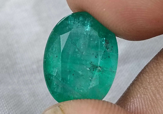 Big 10.20ct Zambian Emerald, Grass Green Oval cut Moderately Oiled Loose Gemstone.