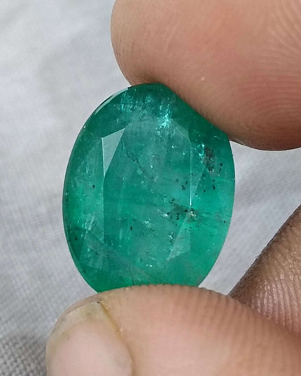 Big 10.20ct Zambian Emerald, Grass Green Oval cut Moderately Oiled Loose Gemstone.