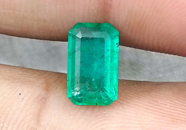 GSI Certified 1.92ct Medium Green Panjshir Emerald Minor Oiled Loose Gemstone