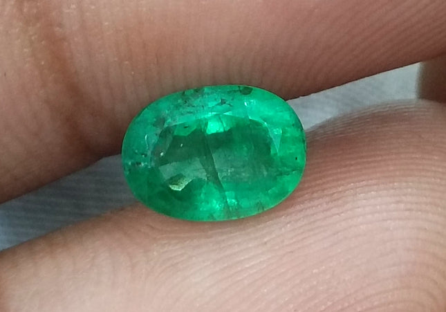 GSI Certified 1.33ct Vivid Green Natural Swat Emerald Minor Oiled Loose Gemstone