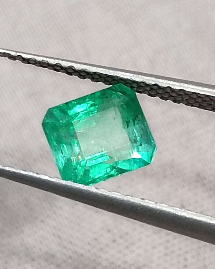 GSI Certified 1.06ct Medium Intense Green Zambian Emerald Minor Oiled Loose Gemstone