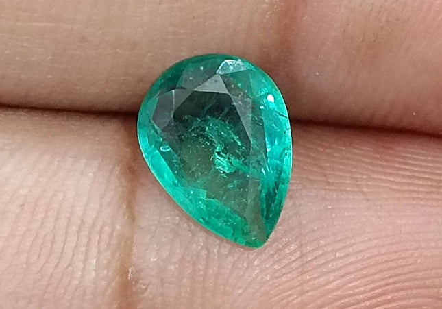 GSI Certified 1.65ct Medium Green Zambian Emerald Minor Oiled Loose Gemstone