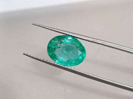 2.90ct Natural Emerald Bright Pastel Green Oval Cut Minor Oil Stone