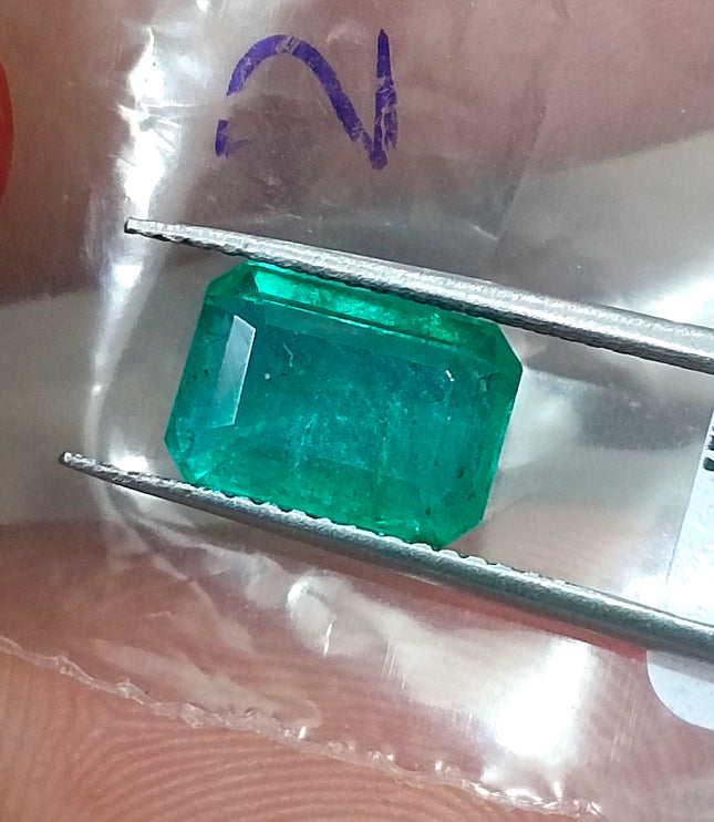 2.45ct Natural emerald Bright medium light green oval cut SGL certified Stone