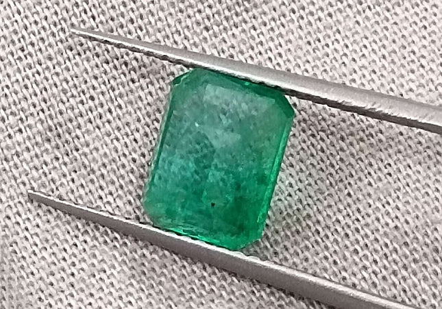 GSI Certified 1.76ct Medium Light Green Zambian Emerald Minor Oiled Loose Gemstone