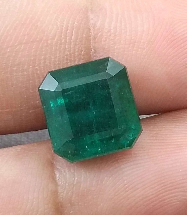 8.50ct Zambian Emerald, Natural Deep Green Stone.