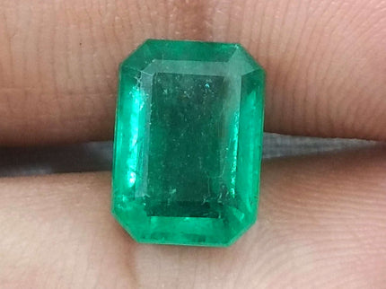 Certified 3.92ct Natural Zambian Emerald, Vivid Green Stone.