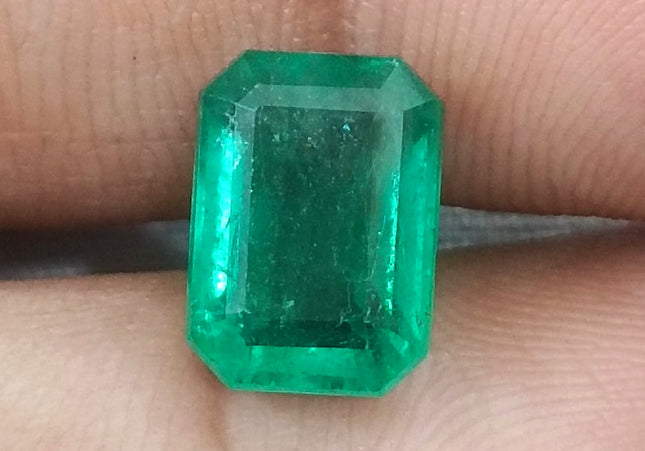 3.95ct Vivid Medium Green Zambian Emerald Minor Oiled Loose Gemstone