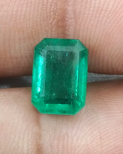 3.95ct Vivid Medium Green Zambian Emerald Minor Oiled Loose Gemstone