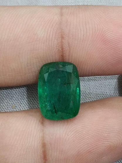 8.59ct Deep Green Swat Emerald, 100% Natural Gemstone