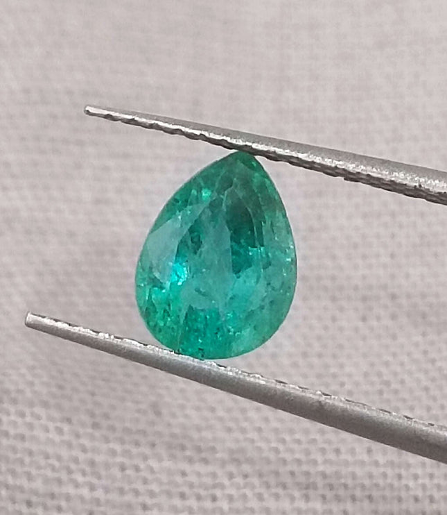 Certified 0.99ct Natural Zambian Emerald Stone.