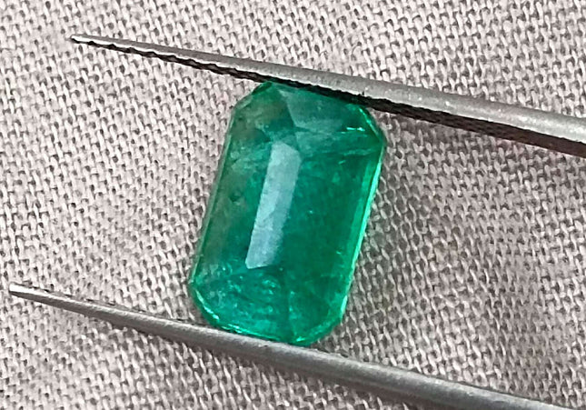 GSI Certified 2.18ct Medium Light Green Panjshir Emerald Minor Oiled Loose Gemstone