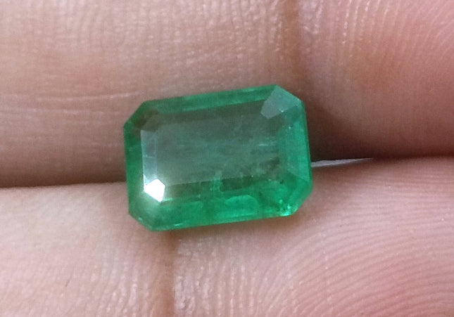 2.76ct GSI Certified Medium Green Zambian Emerald Minor Oiled Loose Gemstone