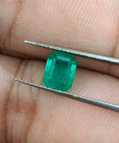 1.39ct Velvet Green Emerald , 100% Natural Earth mined Gemstone