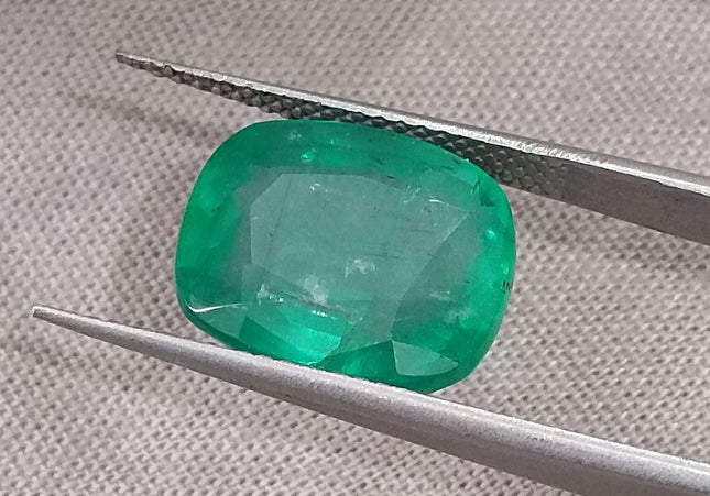 Big 6.28ct Zambian Emerald, Medium Deep Green Minor Oiled Natural Loose Gemstone
