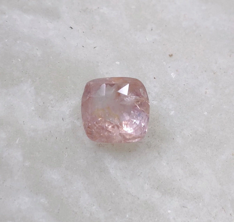 4.66ct IGI Certified Sunrise Padparadscha Sapphire , 100% Natural Untreated Gemstone