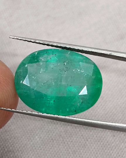 Big 10.20ct Zambian Emerald, Grass Green Oval cut Moderately Oiled Loose Gemstone.