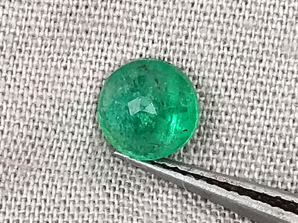 Zambian Emerald 0.88ct Vivid Green Round Cut Natural Gemstone