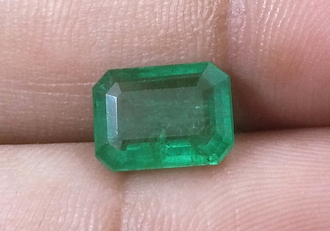 2.76ct GSI Certified Medium Green Zambian Emerald Minor Oiled Loose Gemstone