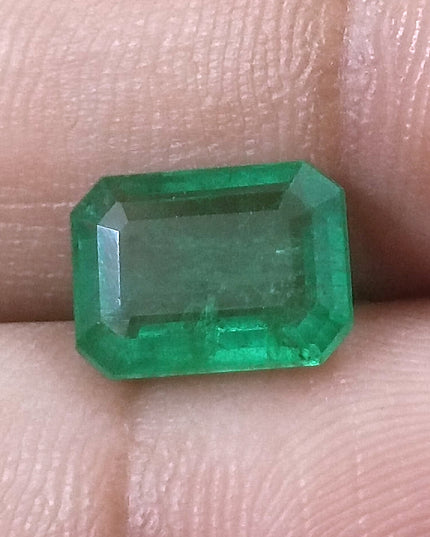 2.76ct GSI Certified Medium Green Zambian Emerald Minor Oiled Loose Gemstone