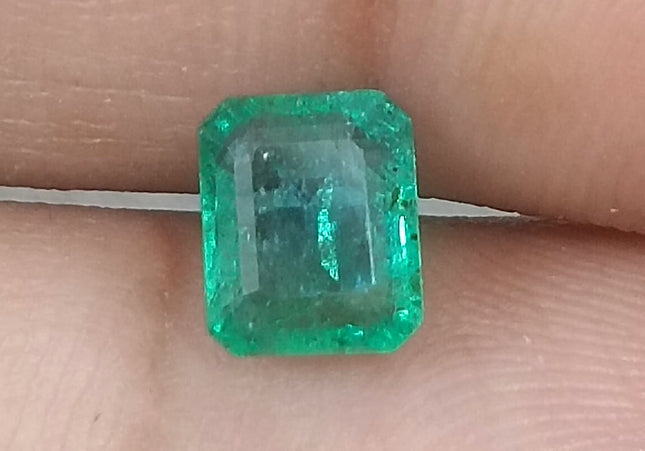 1.15ct Medium Light Green Zambian Emerald Minor Oiled Loose Gemstone