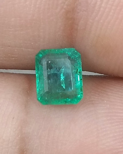 1.15ct Medium Light Green Zambian Emerald Minor Oiled Loose Gemstone