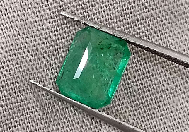 GSI Certified 1.62ct Medium Green Zambian Emerald Minor Oiled Loose Gemstone