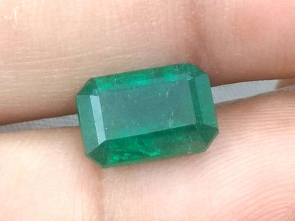 3.05ct Certified Zambian Natural Emerald.
