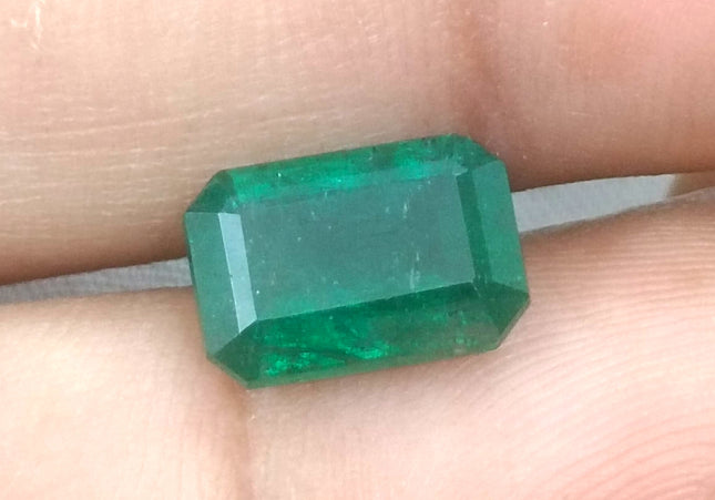 GSI Certified Dark Green Zambian Emerald Minor Oiled Loose Gemstone