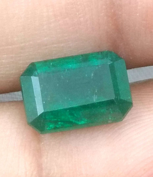 3.05ct Certified Zambian Natural Emerald.