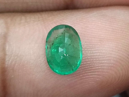 Certified 1.33ct Natural Swat Emerald Stone.