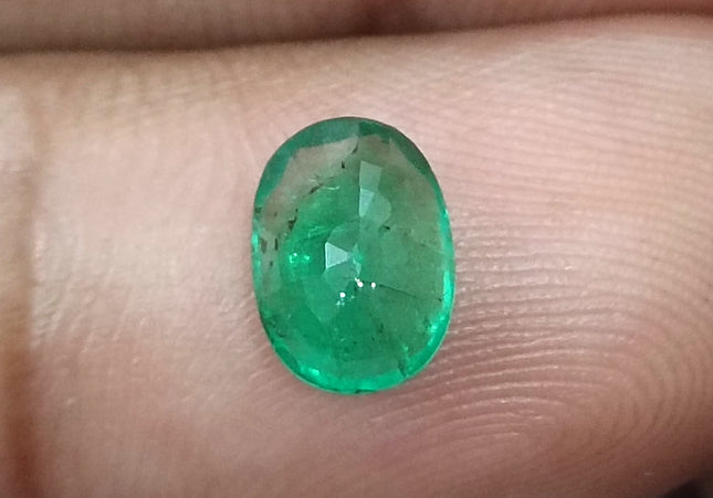 GSI Certified 1.33ct Vivid Green Natural Swat Emerald Minor Oiled Loose Gemstone