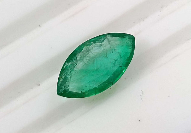 GSI Certified 1.52ct Medium Leaf Green Natural Zambian Emerald Minor Oiled Loose Gemstone