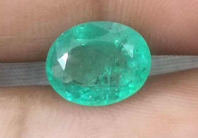 3.29ct Medium Light Green Zambian Emerald Minor Oiled Loose Gemstone