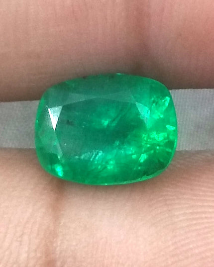 3.16ct GSI Certified Vivid Medium Deep Green Swat Emerald Minor Oiled Loose Gemstone