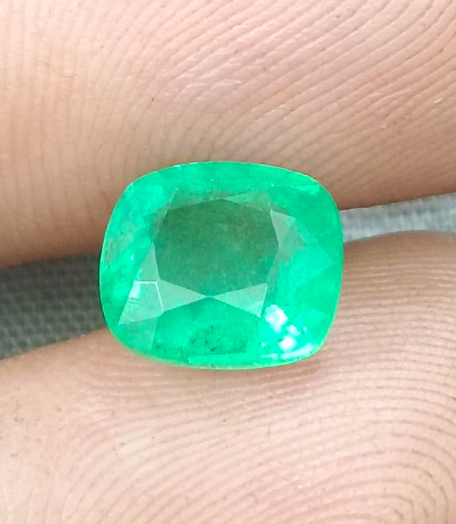 Ethiopian emerald 2.32ct Certified Neon Green Natural Gemstone