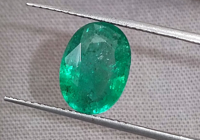 GSI Certified 2.68ct Water Green Emerald, Natural earth mined Gemstone