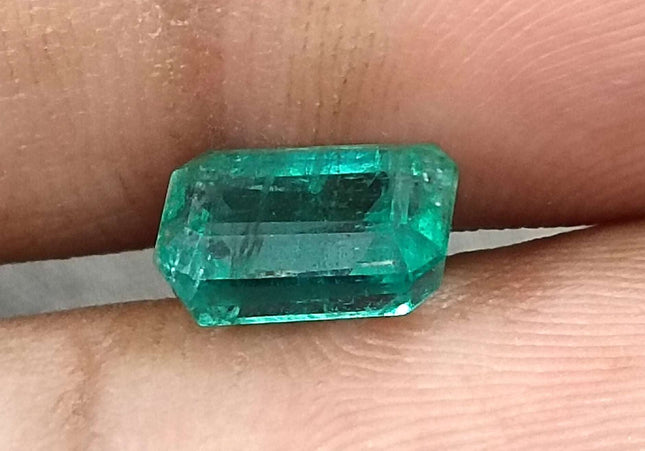GSI Certified 1.83ct Medium Green Zambian Emerald Minor Oiled Loose Gemstone