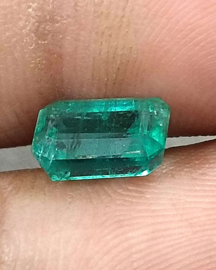 GSI Certified 1.83ct Medium Green Zambian Emerald Minor Oiled Loose Gemstone
