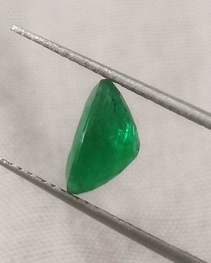 1.72ct GSI Certified Vivid Green Oval Cut Zambian Emerald Minor Oiled Loose Gemstone