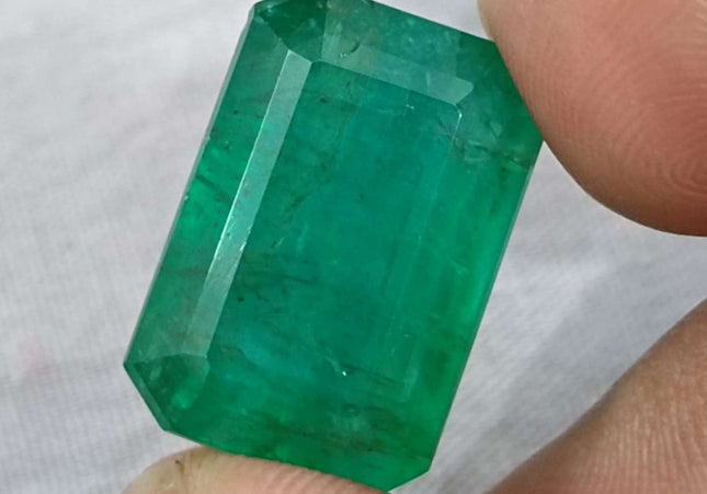 Huge 29.19ct Swat Emerald, Medium Deep Velvet Green Minor oiled Loose Gemstone.