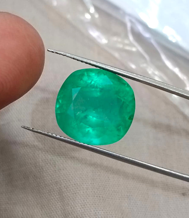 13.94ct Natural Emerald Medium Strong Green Cushion Cut Minor Oiled Loose Gemstone