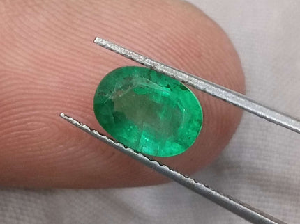Certified 1.33ct Natural Swat Emerald Stone.
