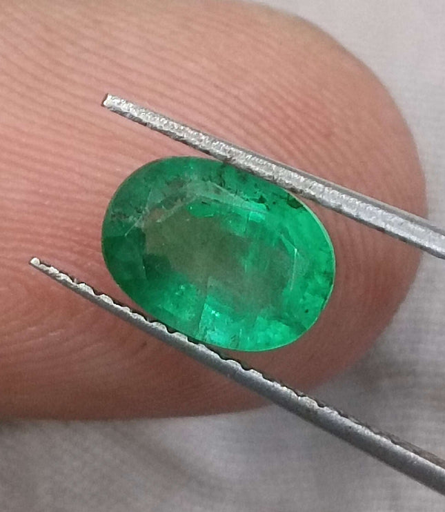 Certified 1.33ct Natural Swat Emerald Stone.