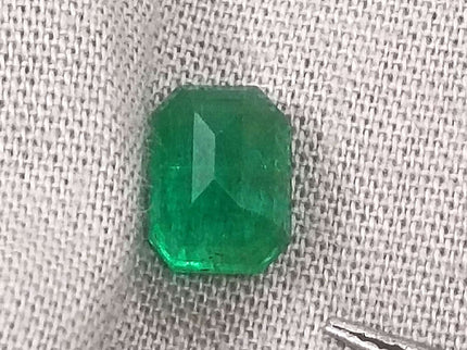 Swat Emerald 1.78ct Certified Natural Vivid Golden Green Gemstone