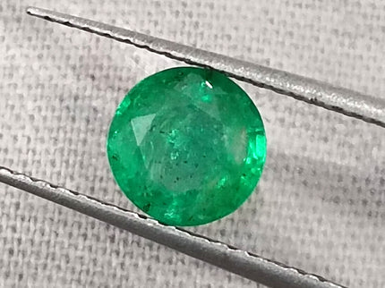 Zambian Emerald 0.88ct Vivid Green Round Cut Natural Gemstone