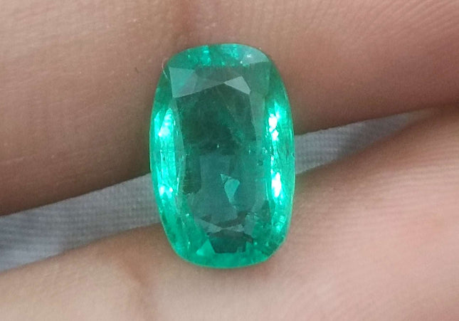 2.86ct GSI Certified Medium Shamrock Green Zambian Emerald