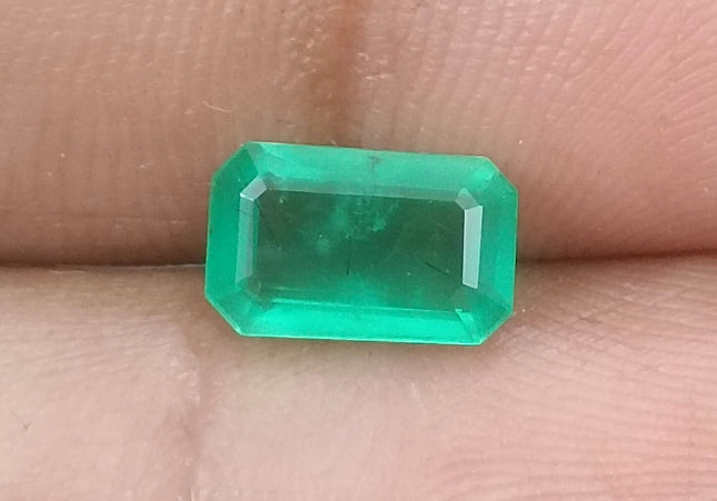 GSI Certified 1.52ct Medium Light Green Natural Zambian Emerald Minor Oiled Loose Gemstone