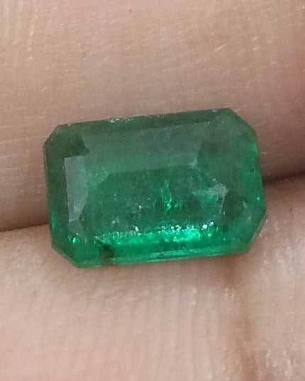 GSI Certified 1.63ct Medium Deep Green Natural Emerald Minor Oiled Loose Gemstone