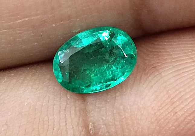 GSI Certified 1.24ct Vivid Green Oval Cut Zambian Emerald Minor Oiled Loose Gemstone